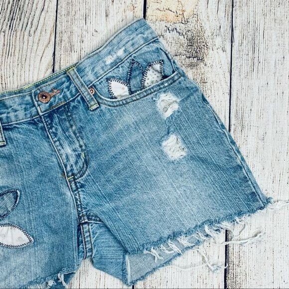 Bongo Distressed Floral Cut Off Denim Jean Shorts - Picture 3 of 6